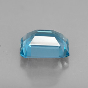 1.69カラットの天然ロンドンブルートパーズ（7.5×6 mm・エメラルドカット）