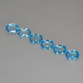 カラットの天然スイスブルートパーズ（7×5 mm・オーバルカット）