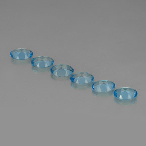 カラットの天然スイスブルートパーズ（7×5 mm・オーバルカット）