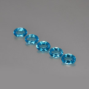 カラットの天然スイスブルートパーズ（7×5 mm・オーバルカット）