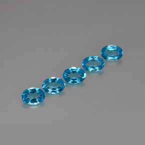 カラットの天然スイスブルートパーズ（7×5 mm・オーバルカット）