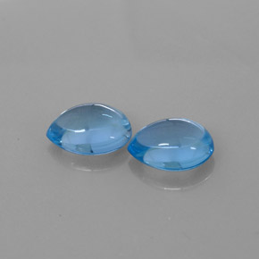 カラットの天然スイスブルートパーズ（10.6×8.2 mm・洋梨の形）