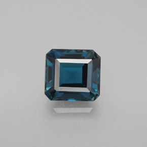 2.49カラットの天然ロンドンブルートパーズ（7.8×7.2 mm・エメラルドカット）