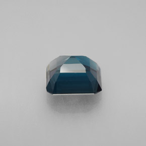 2.49カラットの天然ロンドンブルートパーズ（7.8×7.2 mm・エメラルドカット）