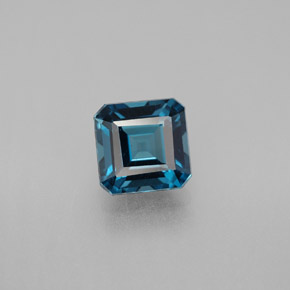 1.93カラットの天然ロンドンブルートパーズ（6.9×6.8 mm・エメラルドカット）