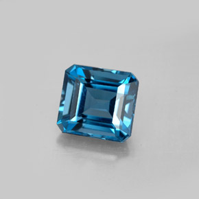 2.96カラットの天然ロンドンブルートパーズ（8.1×7.4 mm・エメラルドカット）