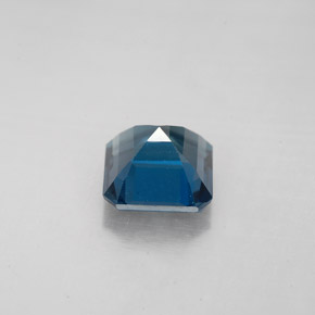 2.28カラットの天然ロンドンブルートパーズ（7.4×7.2 mm・エメラルドカット）