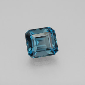 2.20カラットの天然ロンドンブルートパーズ（7.2×6.7 mm・エメラルドカット）