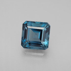2.95カラットの天然ロンドンブルートパーズ（7.9×7.8 mm・エメラルドカット）