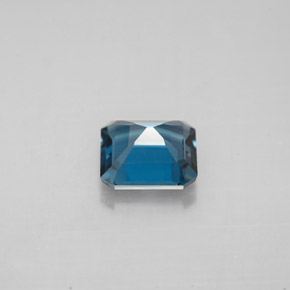 1.60カラットの天然ロンドンブルートパーズ（7×6.6 mm・エメラルドカット）