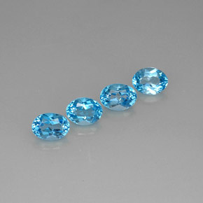 カラットの天然スイスブルートパーズ（7.8×6 mm・オーバルカット）