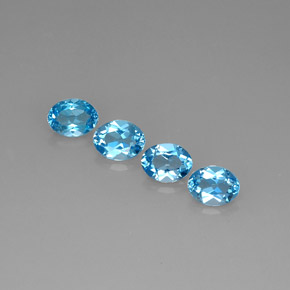 カラットの天然スイスブルートパーズ（7.9×6 mm・オーバルカット）