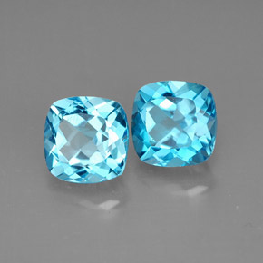カラットの天然スイスブルートパーズ（6×6 mm・クッションカット）