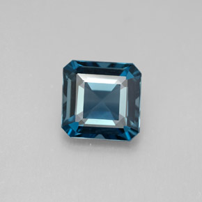2.13カラットの天然ロンドンブルートパーズ（7.4×7.3 mm・エメラルドカット）