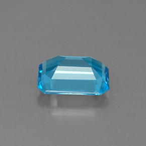 1.70カラットの天然スイスブルートパーズ（8×6.1 mm・エメラルドカット）