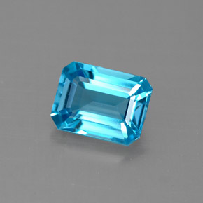 1.92カラットの天然スイスブルートパーズ（8×6 mm・エメラルドカット）