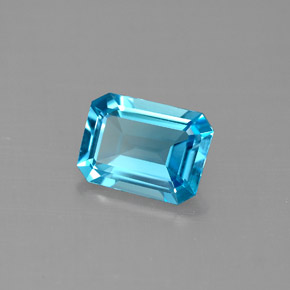 1.49カラットの天然スイスブルートパーズ（7.9×5.8 mm・エメラルドカット）