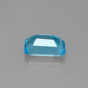 1.49カラットの天然スイスブルートパーズ（7.9×5.8 mm・エメラルドカット）