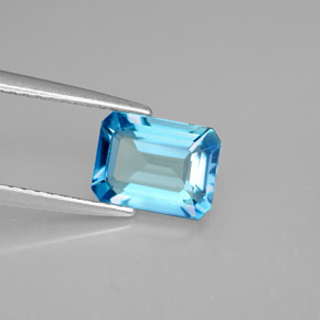 1.80カラットの天然スイスブルートパーズ（8×6 mm・エメラルドカット）