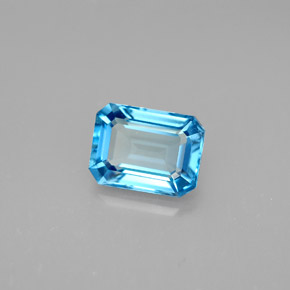 1.89カラットの天然スイスブルートパーズ（8.1×6 mm・エメラルドカット）