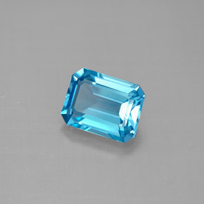 1.86カラットの天然スイスブルートパーズ（7.9×6 mm・エメラルドカット）
