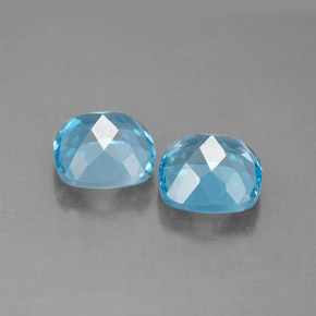 カラットの天然スイスブルートパーズ（7×7 mm・クッションカット）