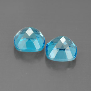 カラットの天然スイスブルートパーズ（7.1×7 mm・クッションカット）