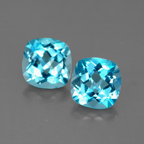 カラットの天然スイスブルートパーズ（7.1×7 mm・クッションカット）