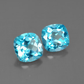 カラットの天然スイスブルートパーズ（7.1×7 mm・クッションカット）