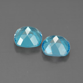 カラットの天然スイスブルートパーズ（7.1×7 mm・クッションカット）
