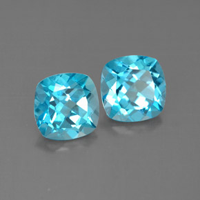 カラットの天然スイスブルートパーズ（7.1×7 mm・クッションカット）