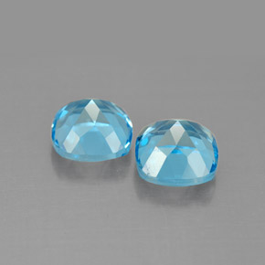 カラットの天然スイスブルートパーズ（7×7 mm・クッションカット）
