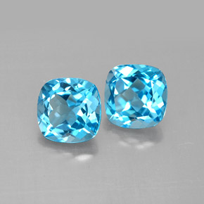 カラットの天然スイスブルートパーズ（7.1×7 mm・クッションカット）