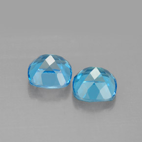 カラットの天然スイスブルートパーズ（7.1×7.1 mm・クッションカット）