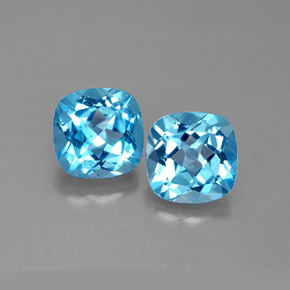 カラットの天然スイスブルートパーズ（7×7 mm・クッションカット）