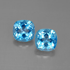カラットの天然スイスブルートパーズ（7×7 mm・クッションカット）