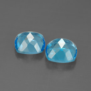 カラットの天然スイスブルートパーズ（7.1×7 mm・クッションカット）