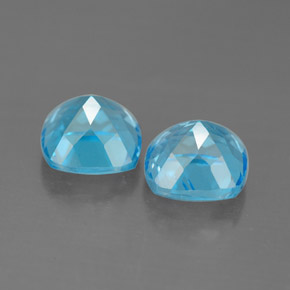 カラットの天然スイスブルートパーズ（7×7 mm・クッションカット）