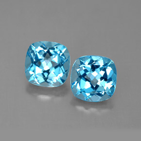 カラットの天然スイスブルートパーズ（7.1×7 mm・クッションカット）