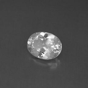 1.55カラットの天然ホワイトトパーズ（8×6.1 mm・オーバルカット）