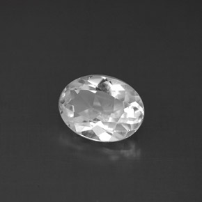 1.62カラットの天然ホワイトトパーズ（8.1×6.1 mm・オーバルカット）