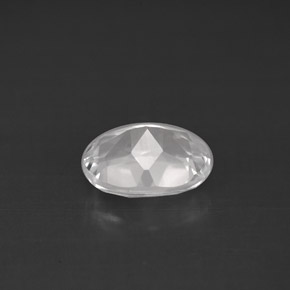 1.62カラットの天然ホワイトトパーズ（8.1×6.1 mm・オーバルカット）