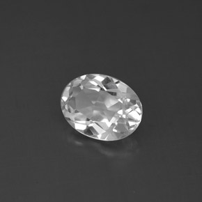 1.54カラットの天然ホワイトトパーズ（8.1×6.1 mm・オーバルカット）