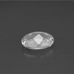 1.44カラットの天然ホワイトトパーズ（8×6.1 mm・オーバルカット）