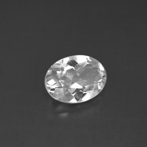 1.48カラットの天然ホワイトトパーズ（8.2×6.2 mm・オーバルカット）