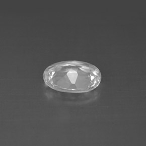 1.21カラットの天然ホワイトトパーズ（8.1×6.1 mm・オーバルカット）