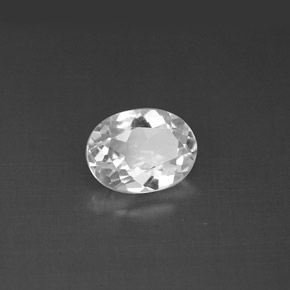 1.48カラットの天然ホワイトトパーズ（8×6 mm・オーバルカット）
