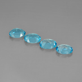 カラットの天然スイスブルートパーズ（8.9×7 mm・オーバルカット）