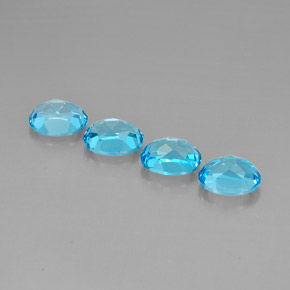 10.39カラットの天然スイスブルートパーズ（9.1×7.1 mm・オーバルカット）