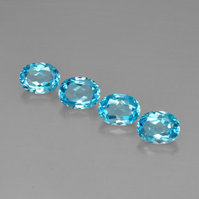 カラットの天然スイスブルートパーズ（9.2×7.1 mm・オーバルカット）
